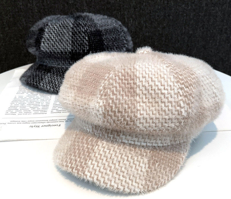 Plüss női barett típusú sapka