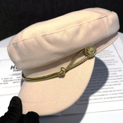 Modern női beret arany gombokkal