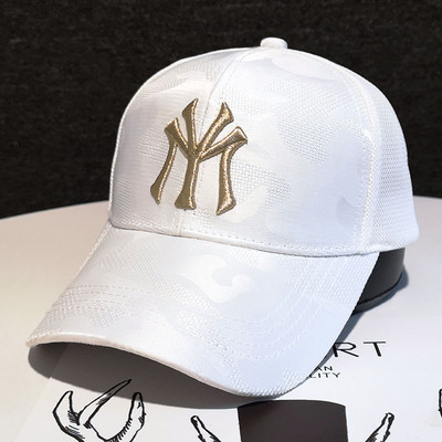 Alkalmi sapka napellenzővel és fényes hatással