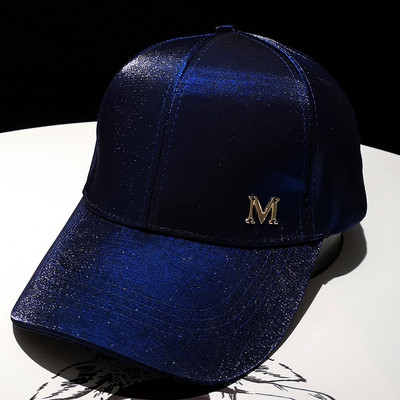 Γυναικείο καπέλο νέο μοντέλο - με γείσο και μεταλλικό στοιχείο