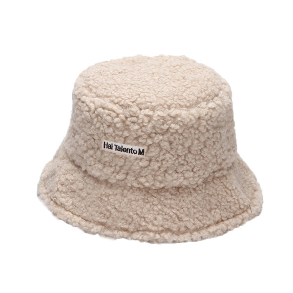 Női gyapjú sapka és embléma