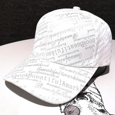 Ženska ležerna kapa sa šilterom i natpisima