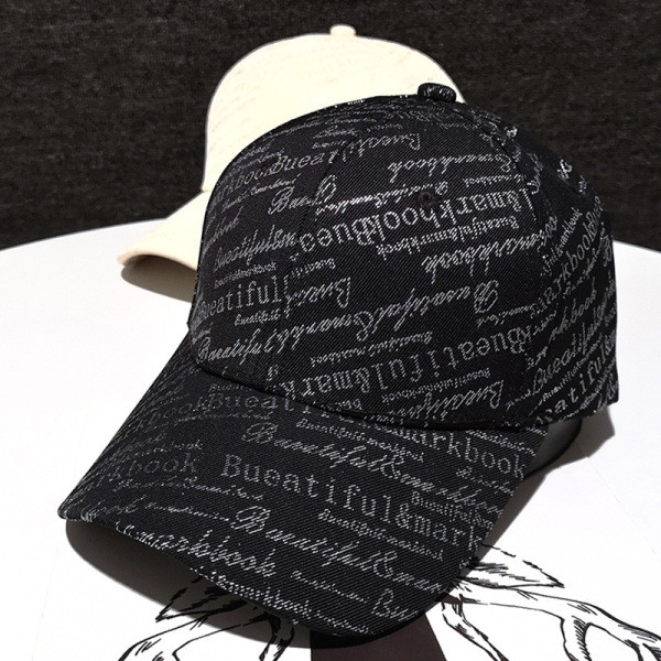 Ženska ležerna kapa sa šilterom i natpisima