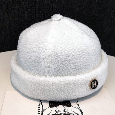 Modern női sapka télre alkalmas - retro stílusú