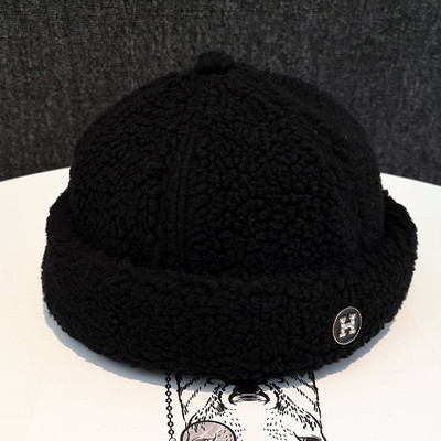 Modern női sapka télre alkalmas - retro stílusú