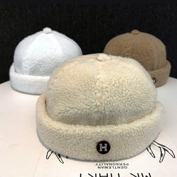 Modern női sapka télre alkalmas - retro stílusú