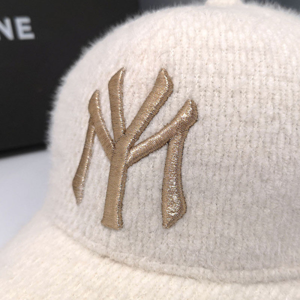 Γυναικείο καπέλο  μπέιζμπολ από γούνα