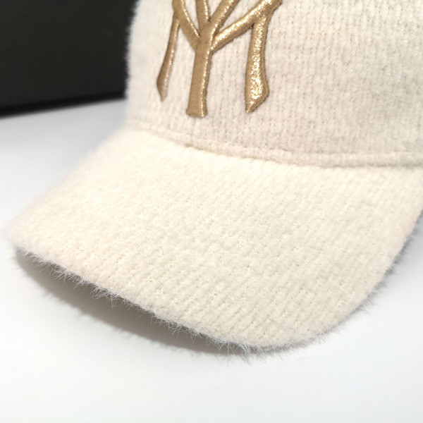 Γυναικείο καπέλο  μπέιζμπολ από γούνα