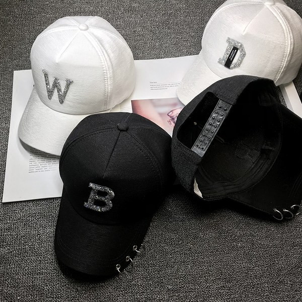 Alkalmi sapka napellenzővel - alkalmas férfiak és nők számára