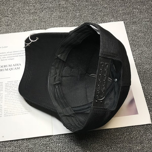 Alkalmi sapka napellenzővel - alkalmas férfiak és nők számára