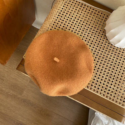 Μαλλίνο γυναικείο καπέλο τύπου μπερέ