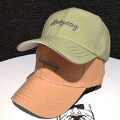 Női alkalmi sapka hímzéssel - három színben