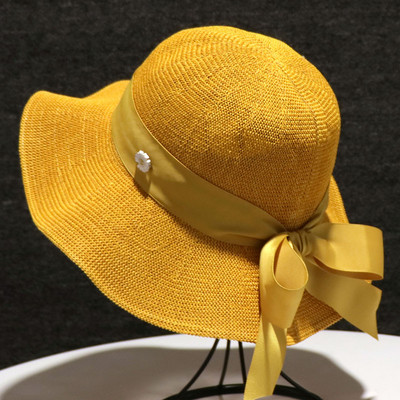 Női szalmakalap szatén szalaggal