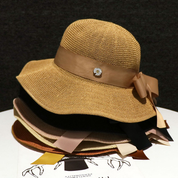 Női szalmakalap szatén szalaggal