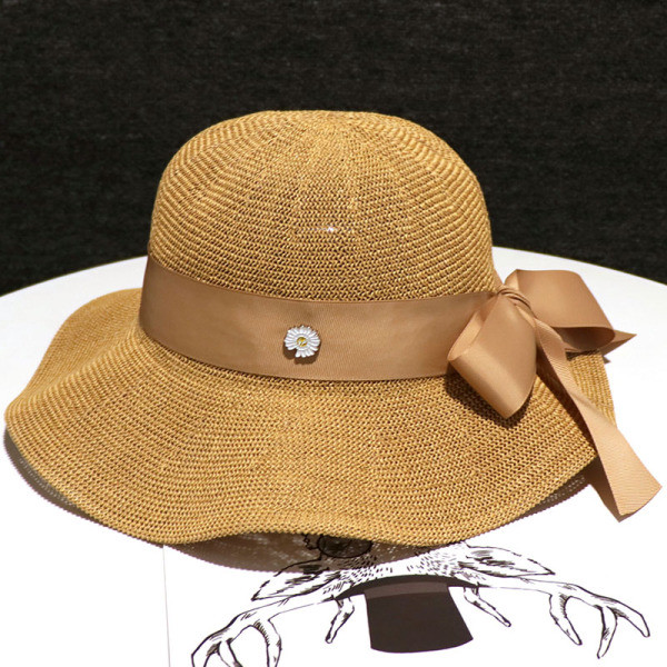 Női szalmakalap szatén szalaggal