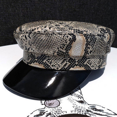 Moderna ženska kapa sa animal printom