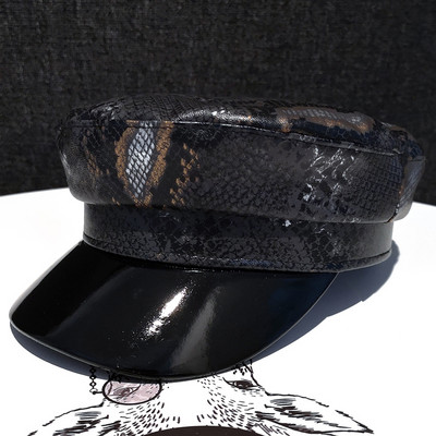 Moderna ženska kapa sa animal printom