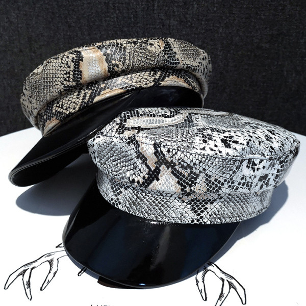 Moderna ženska kapa sa animal printom