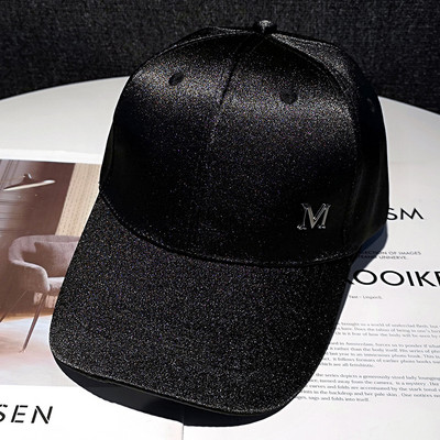 Női sapka fém elemes baseball golyóval