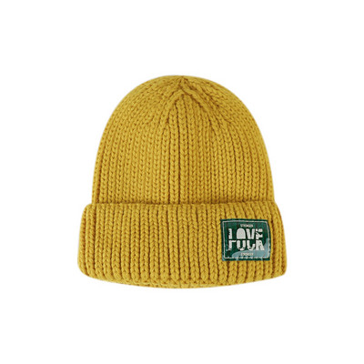 Napi téli női sapka különféle feliratokkal