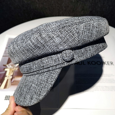 Μοντέρνο γυναικείο καπέλο με κουμπί σε στυλ  μπερέ 