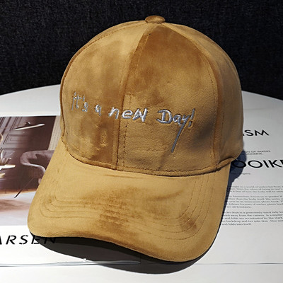 Bársony baseball sapka hímzett felirattal