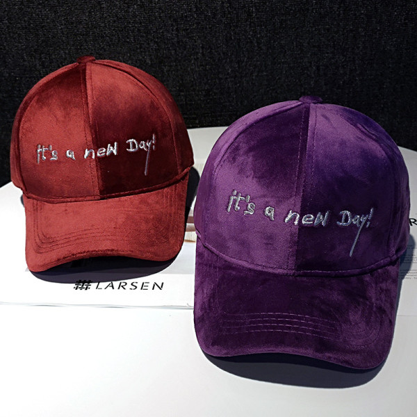 Bársony baseball sapka hímzett felirattal