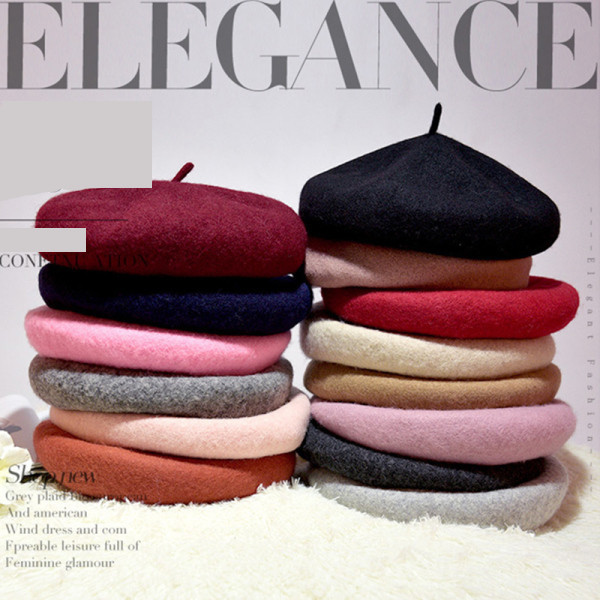 Moderna sieviešu vilnas beretes tipa cepure - retro stilā