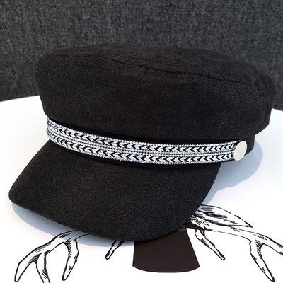 Moderna sieviešu beretes tipa cepure