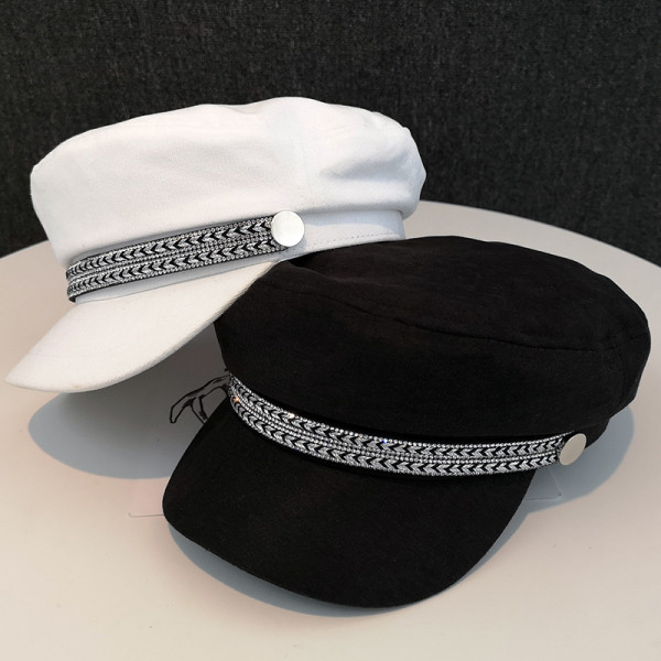 Moderna sieviešu beretes tipa cepure