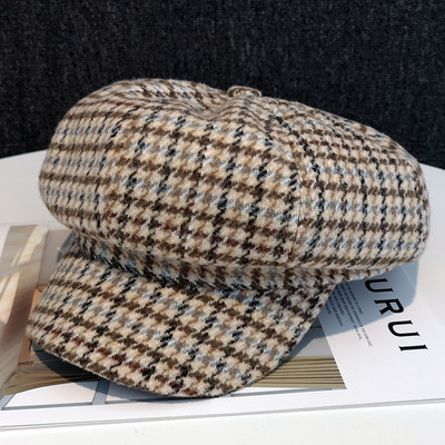Καρό μάλλινο καπέλο για γυναίκες