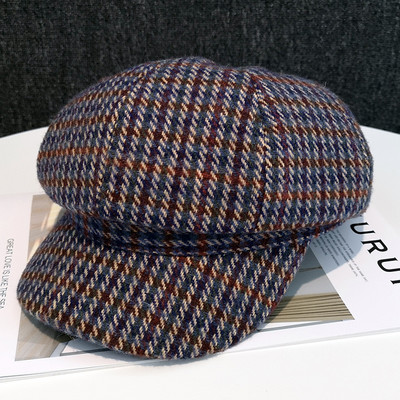 Καρό μάλλινο καπέλο για γυναίκες