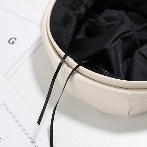 Női bőr barett típusú sapka