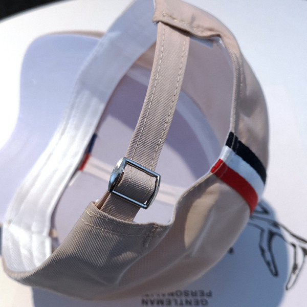 Napi tavaszi-nyári sapka napellenzővel