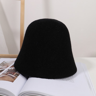 Ženska vunena ribička kapa