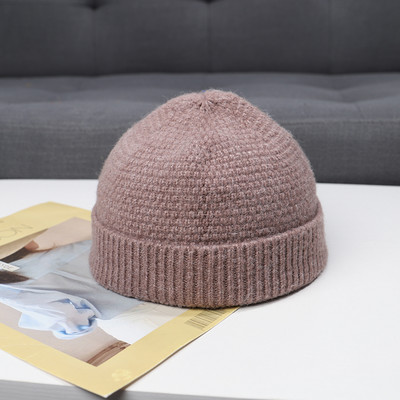 Pletena ženska zimska kapa