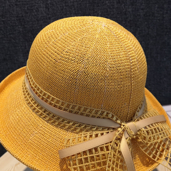 Modern női sapka szalaggal és rojtokkal - nyárra alkalmas