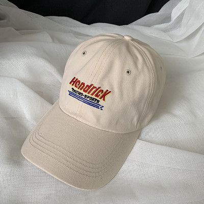 Γυναικείο casual καπέλο με κέντημα και γείσο