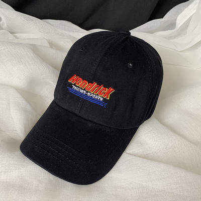 Γυναικείο casual καπέλο με κέντημα και γείσο