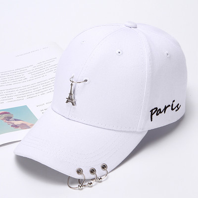 Γυναικείο καπέλο με γείσο και μεταλλικό στοιχείο