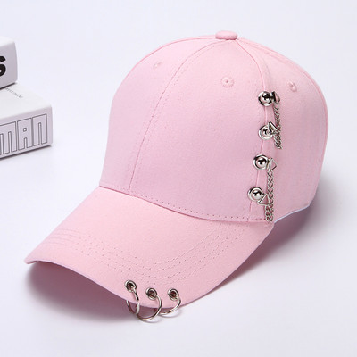 Γυναικείο καπέλο με γείσο και μεταλλικό στοιχείο