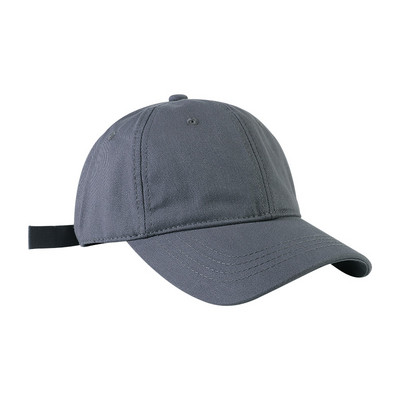 Mindennapi női sapka napellenzővel, két modellben