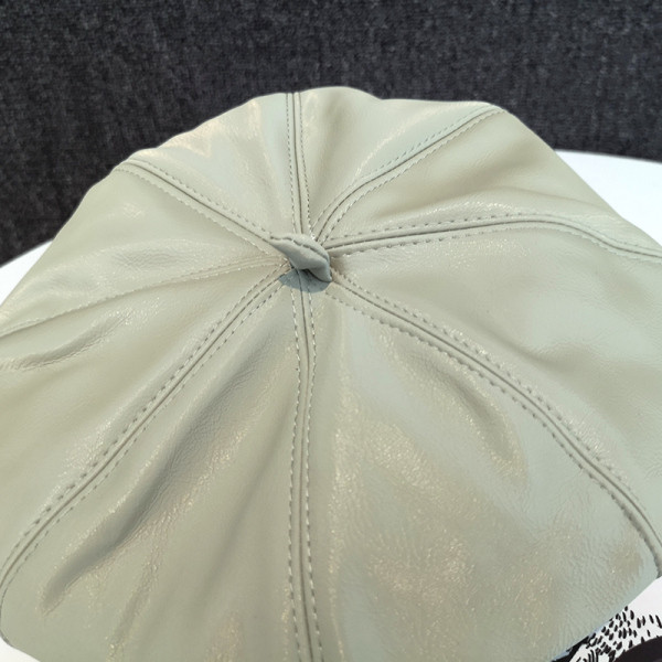 Eko bőrből készült alkalmi svájcisapka nőknek