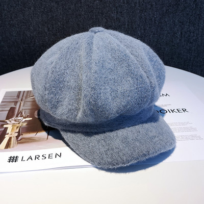 Ženska mekana kapa sa šilterom u obliku kape