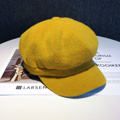 Ženska mekana kapa sa šilterom u obliku kape