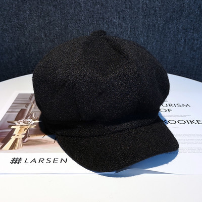 Ženska mekana kapa sa šilterom u obliku kape