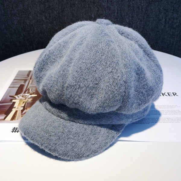 Ženska mekana kapa sa šilterom u obliku kape