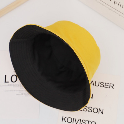 Női sapka hímzéssel és perifériával