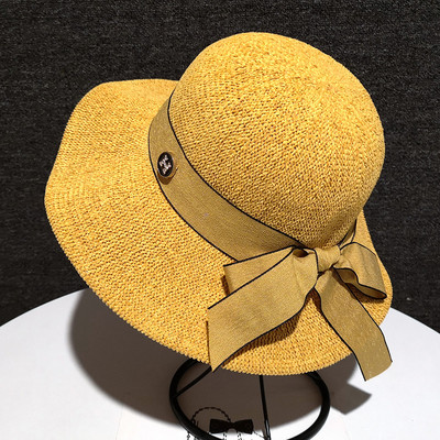 Μοντέρνο καπέλο για γυναίκες με κορδέλα