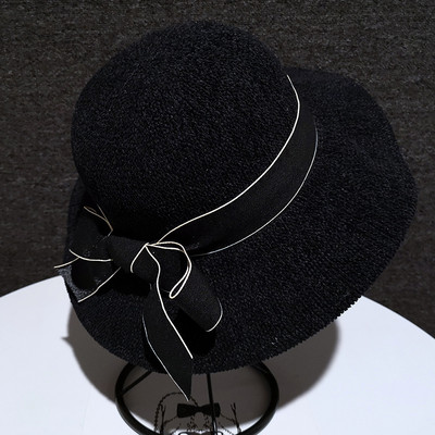 Modern női sapka szalaggal